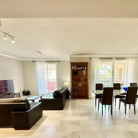 Penthouse Golden Mile Seaviews With Paddle Court - Eaw Homes *