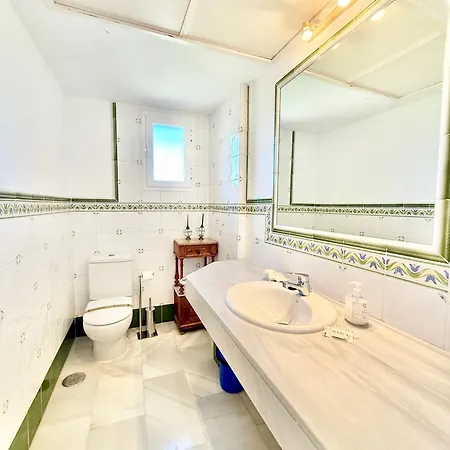 Penthouse Golden Mile Seaviews With Paddle Court - Eaw Homes ماربيا