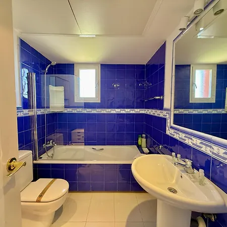 Apartman Penthouse Golden Mile Seaviews With Paddle Court - Eaw Homes