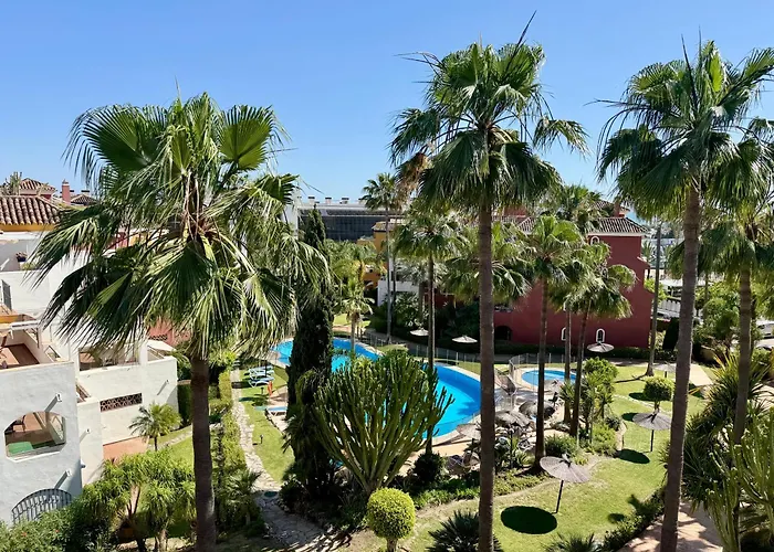 Апартаменты Penthouse Golden Mile Seaviews With Paddle Court - Eaw Homes Марбелья